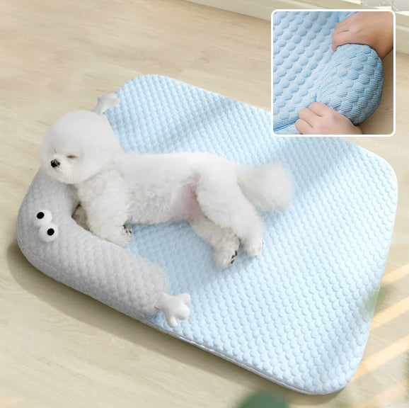 Tapis Rafraîchissant pour Chien avec Oreiller | FrostyPad™